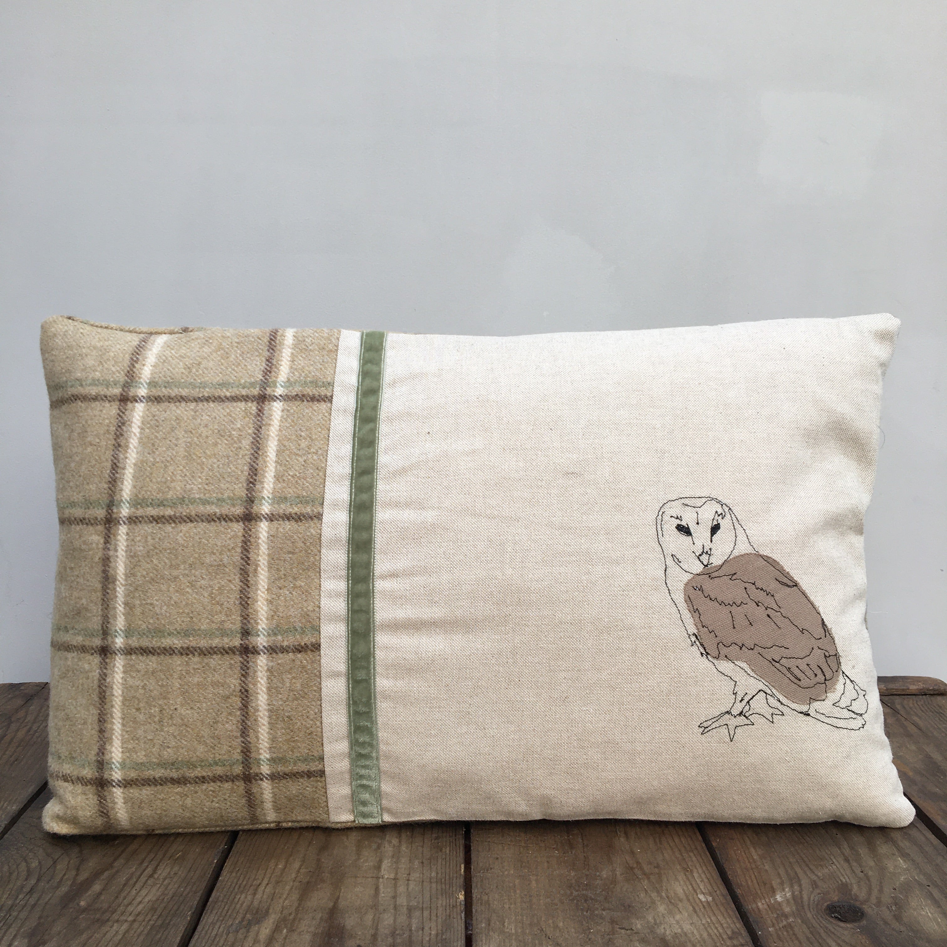 BARNY Owl Cushion